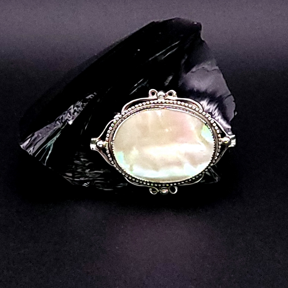 Vintage Mother of Pearl Oval Brooch Pendant | Silver Tone Filigree | Opalescent